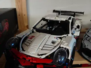 Diverse Lego Technic køretøjer sælges samt 2 CADA