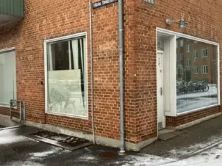 Åbent og lyst lokale til leje