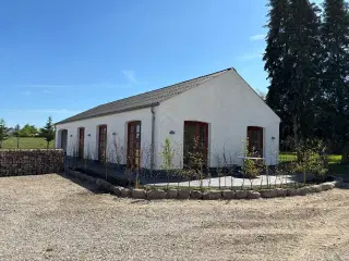Kontorlokale 80 kvm + 28 kvm garage.