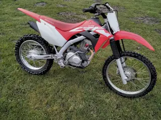 Honda crf 125 f  årgang 2021