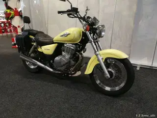 Suzuki GN 250