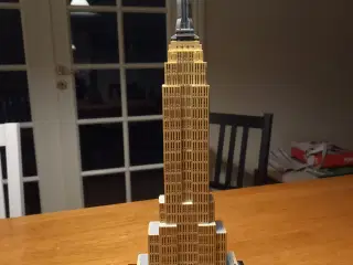 Lego empire state building 21046