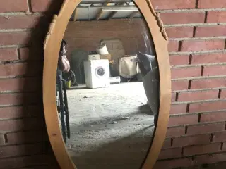Ovalt spejl
