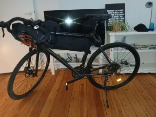28" Cross cykel 14 gear 57 cm matsort +extraudstyr