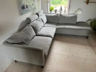Hjørnesofa med pufafslutning