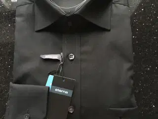 Ny sort Eterna skjorte str. 41