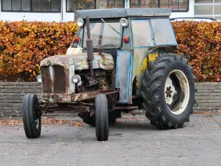 Fordson Major 4 cylinder diesel