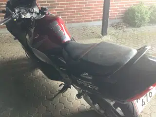 Suzuki rf 900 r