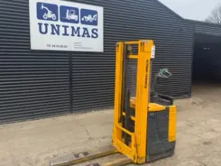 Stabler med friløft