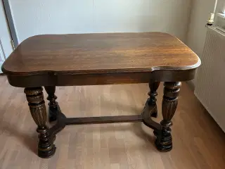 Egetræsbord
