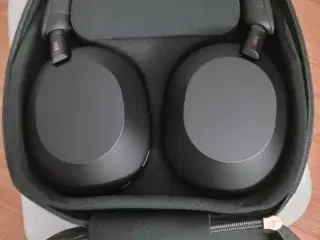 Sony WH-1000XM5