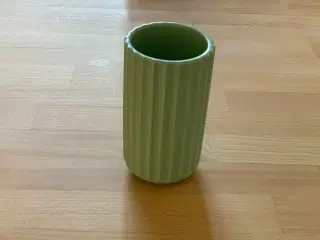 12 cm høj Lyngby vase by Hilfling Design