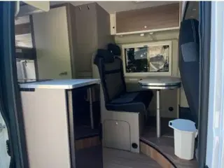 🚐 Campervan til Salg, med 4 faste sengepladser! 