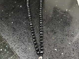 Lang halskæde fra Dyrberg Kern.