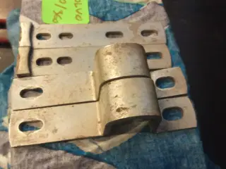 Volvo 340 - 360 Tågelygte beslag.
