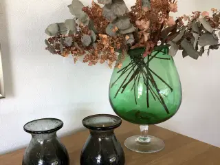 Vaser i røgfarvet glas