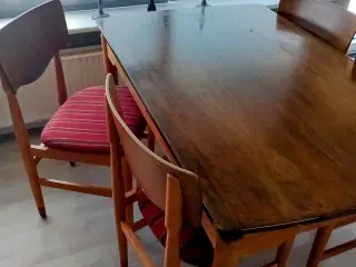 Vintage Spisebord m udtræk og stole