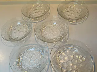 6 stk. Is assietter i glas med drue motiv