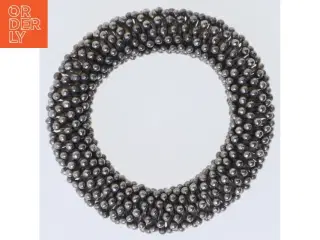 Sølvfarvet kuglearmebånd (str. Ø 6 cm)