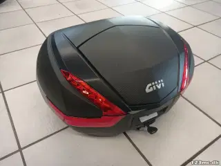 GIVI Topboks Monokey 47L - Carbon Cover Rød Reflex