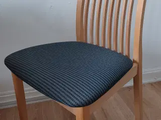Spisestuestol i bøg/sæbe med stof