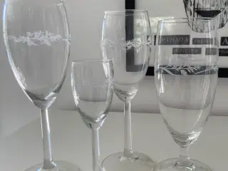 Smukke glas sælges 