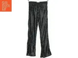 Glitrende sortbukser fra H&M (str. 134)