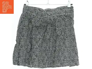 Nederdel med prikket mønster fra YD (str. 152)