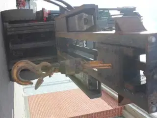   Hydraulisk løfteåg
