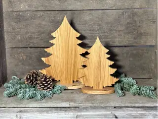 Udsmykning i olieret egetræ