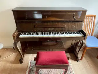 Petrof Klaver inkl. klaver skammel