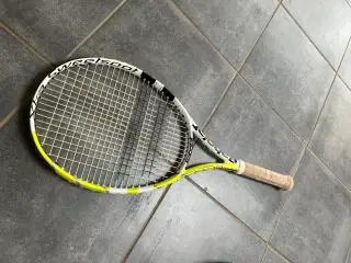 Tennis-ketcher sælges