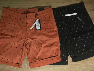 3 par nye shorts sælges