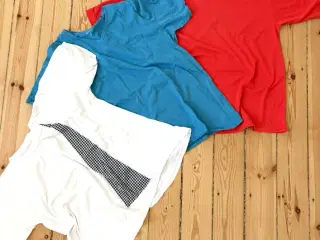 3 helt almindelige t-shirts til absolut lavpris
