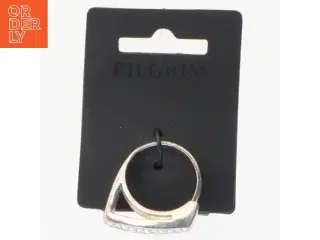 Sølvfarvet ring med rhinsten fra Pilgrim (str. 52 mm)