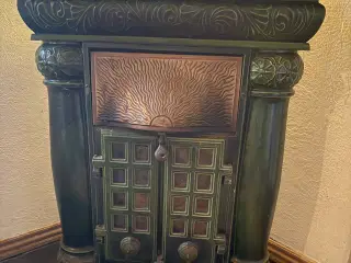 Antik brændeovn/kakkelovn