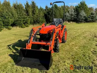 - - - RHINOCEROS 25 HP Kompakttraktor med frontlæsser