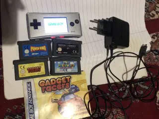 Gameboy Micro + Mortal Kombat, Super Mario World +