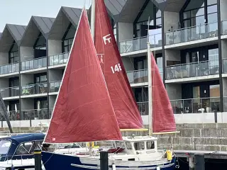 Fisher 30, Motorsejler