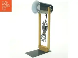 Bordlampe med træ og metal design fra Søstrene Grene (str. H. 50 cm)