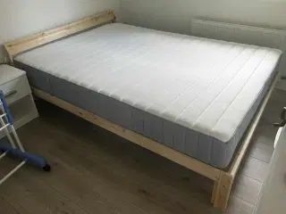 Ny Ikea seng