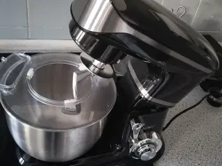 عجانة البيتزا 
