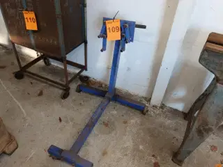 MOTORSTATIV, 100