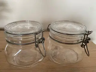 2 stk. henkogningsglas 1/2 L - samlet pris 30 kr.