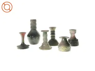 5 lysestager og 1 vase i tin. Dekoreret med graffitti maling.