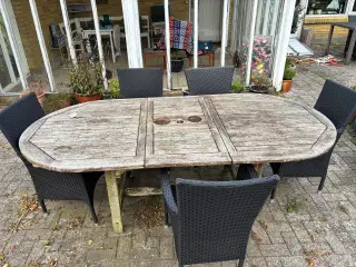 Ældre Havebord i træ - uden stole