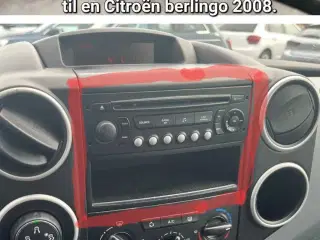 Bilradio med kasse.