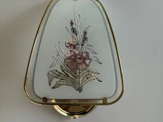 Vintage væglampe i blomsterdekoreret glas