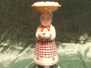 Børnehjælpsfigur, Konen med æggene 