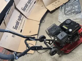 Season Pladevibrator fra 2024